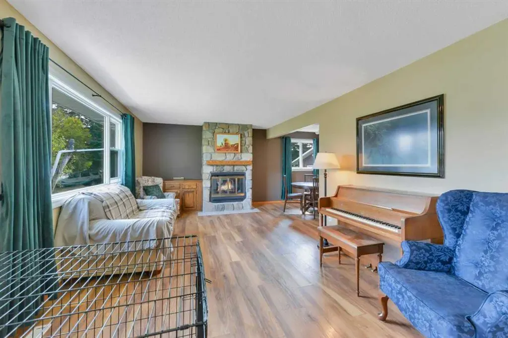 25 Odstone Green