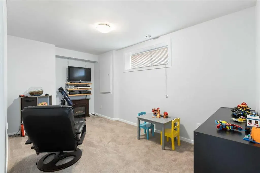186 Citadel Acres Close NW