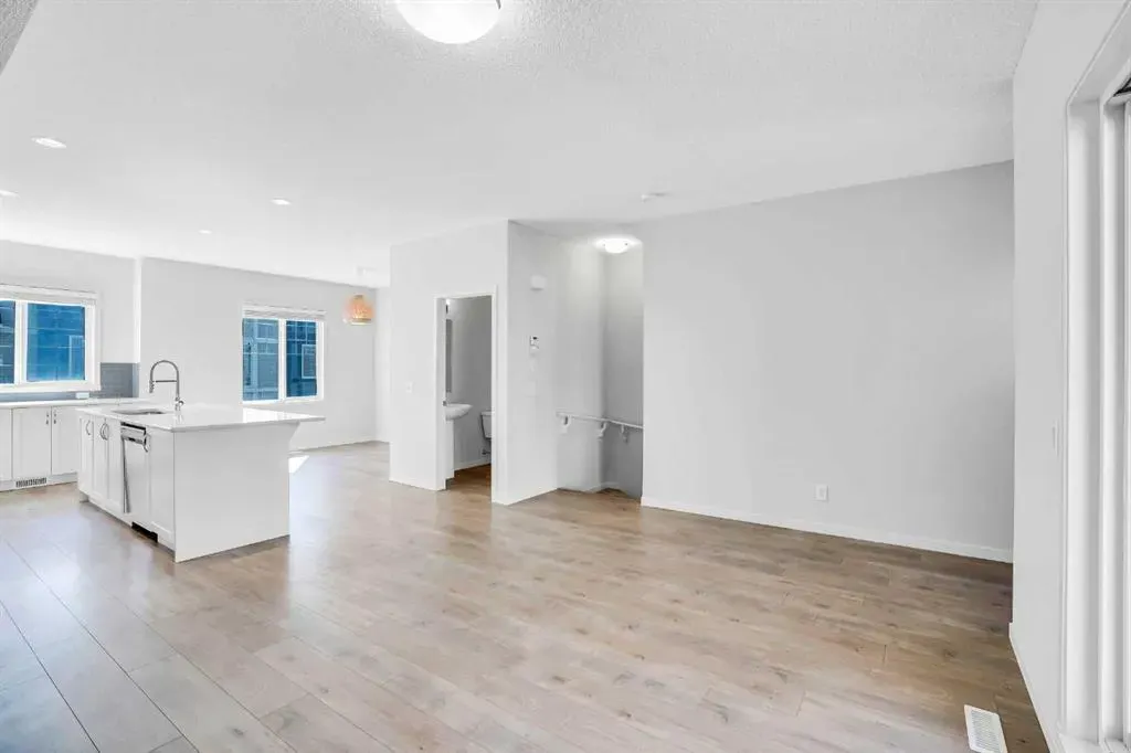 410 Nolanlake Villas NW