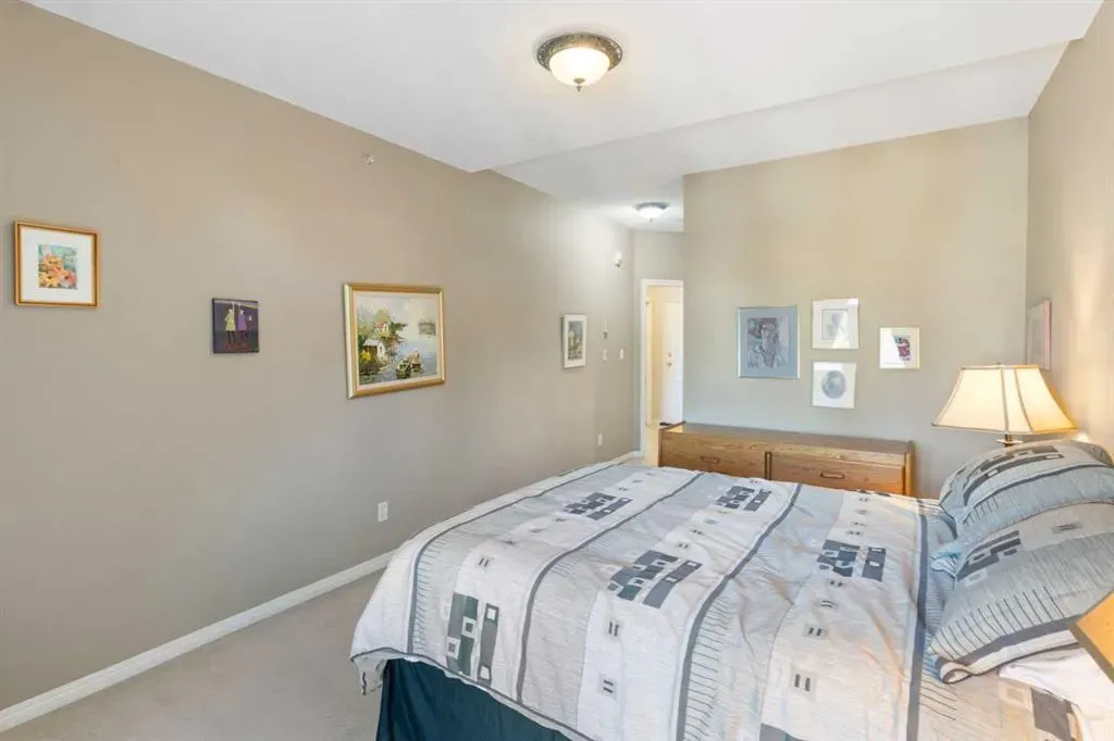 2422 Erlton Street SW, #404