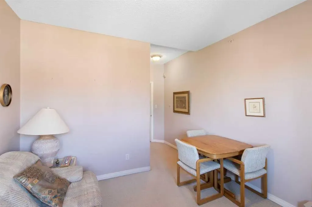 2422 Erlton Street SW, #404