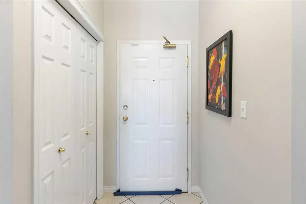2422 Erlton Street SW, #404
