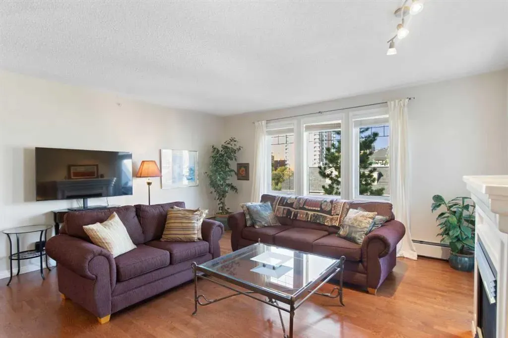 2422 Erlton Street SW, #404
