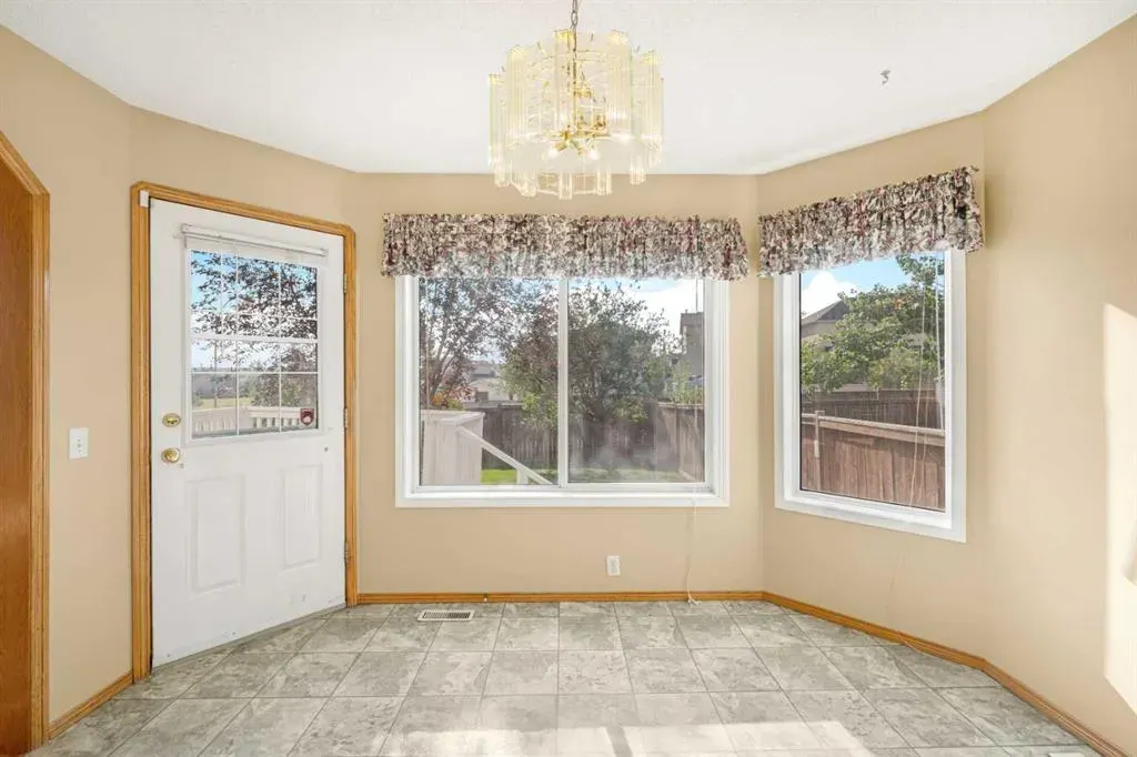 1042 Harvest Hills Drive NE