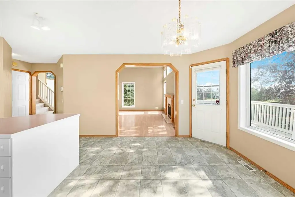 1042 Harvest Hills Drive NE