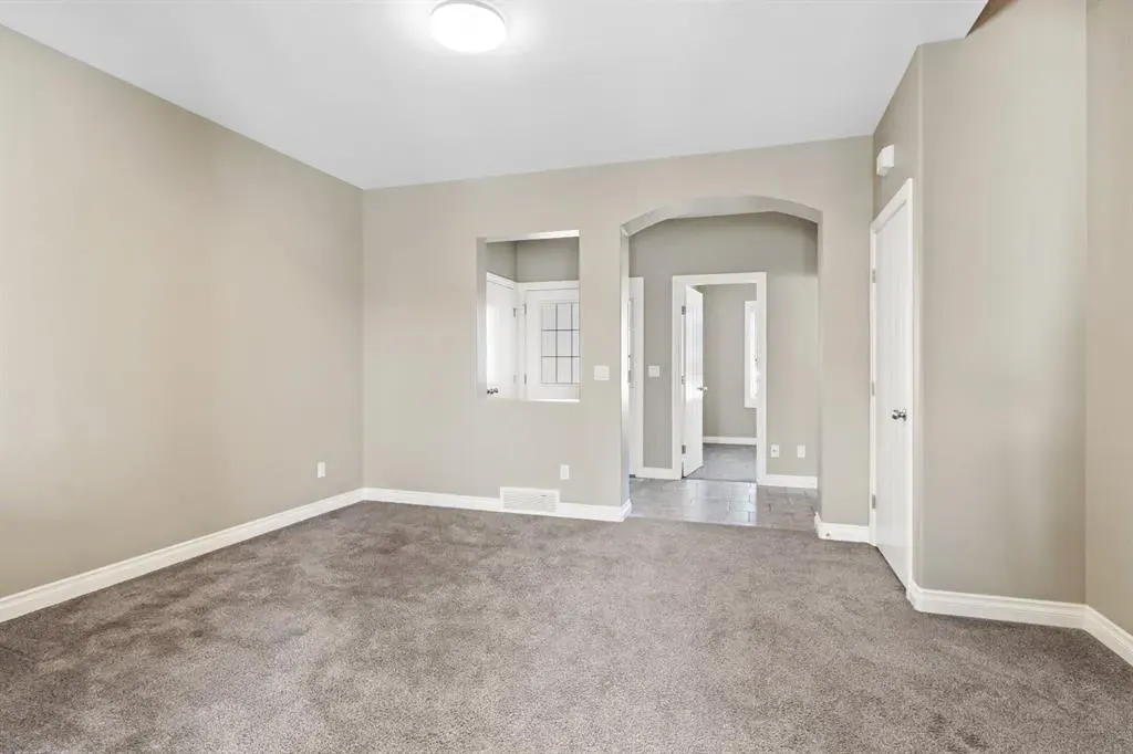 7 Crestview Boulevard