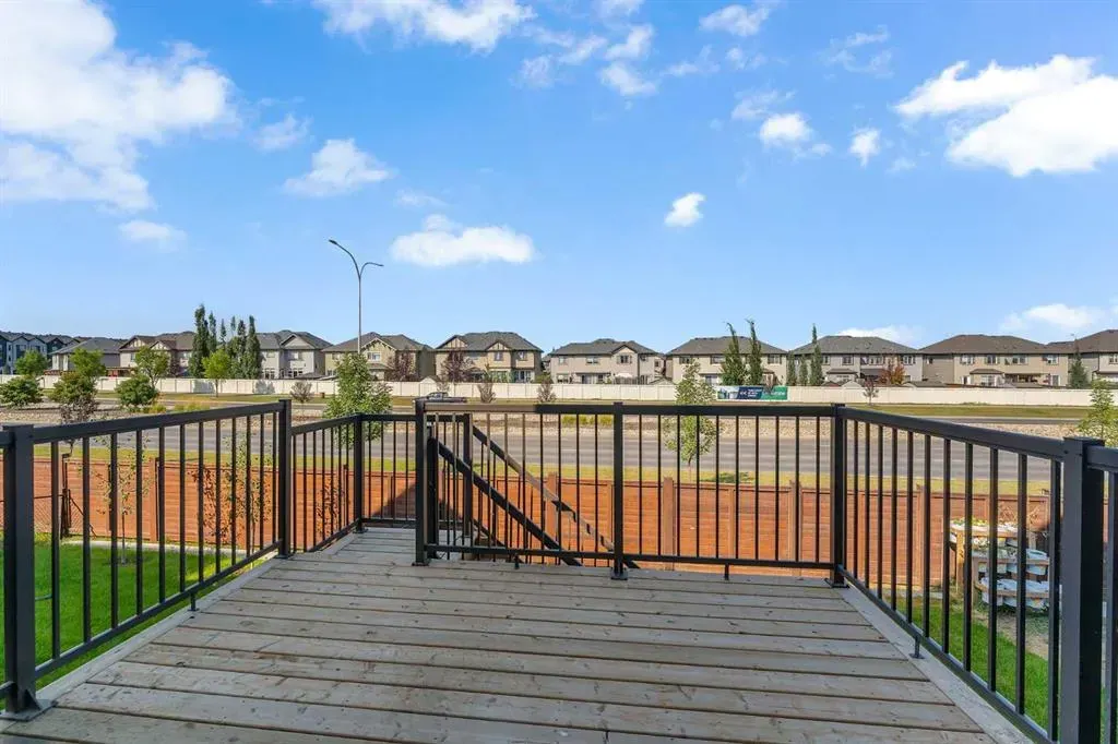 1209 Chinook Gate Bay SW