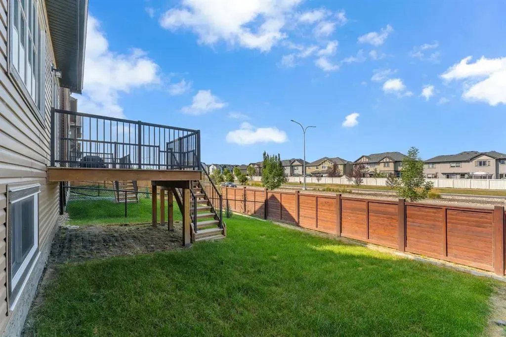 1209 Chinook Gate Bay SW