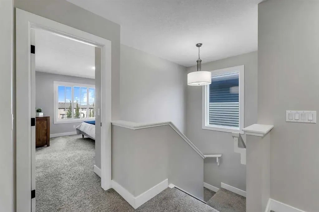1209 Chinook Gate Bay SW