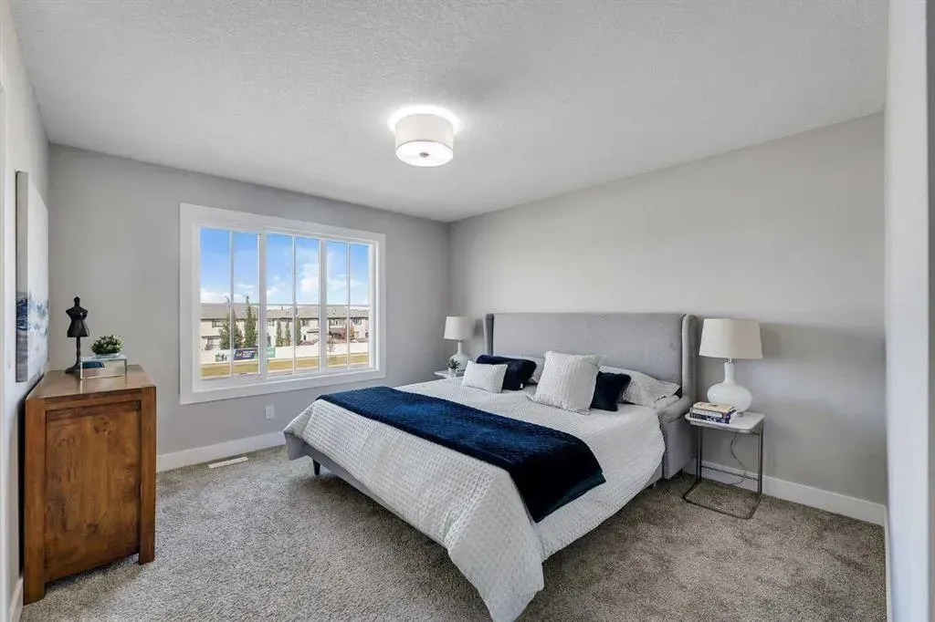 1209 Chinook Gate Bay SW