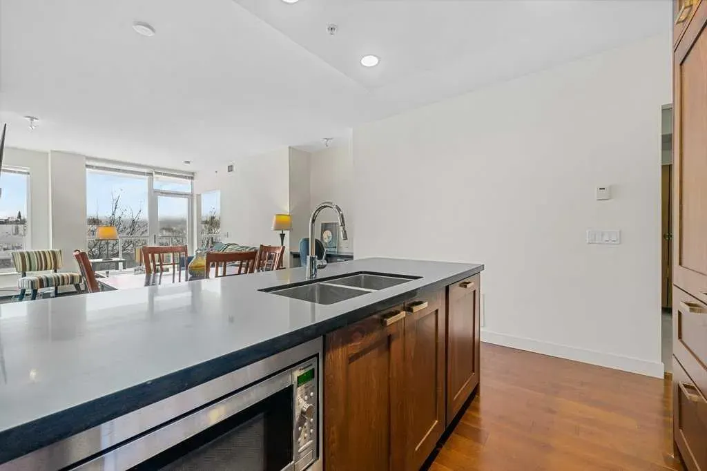 222 Riverfront Avenue SW, #812