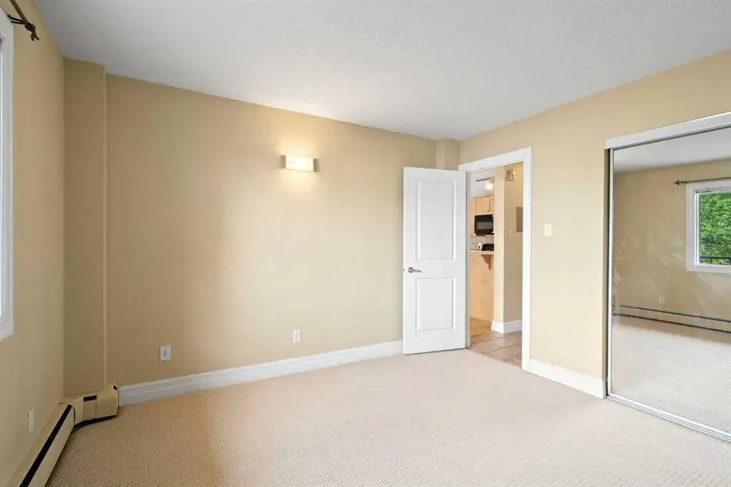 920 Royal Avenue SW, #204