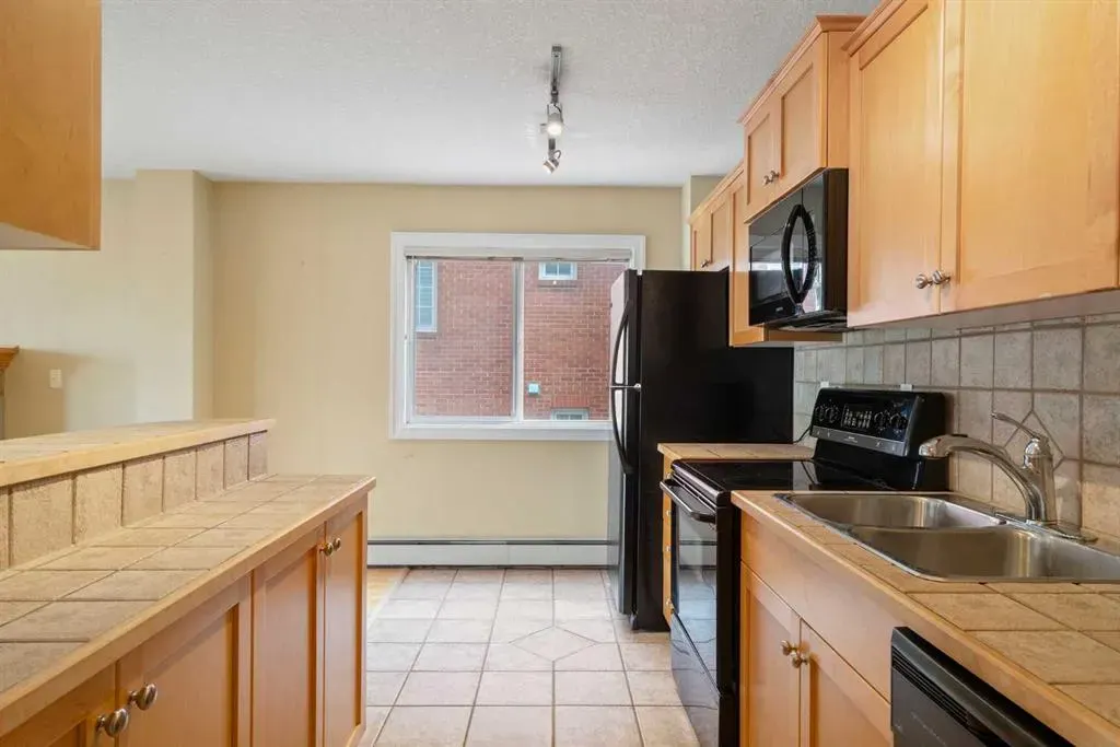 920 Royal Avenue SW, #204
