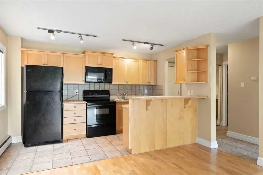 920 Royal Avenue SW, #204