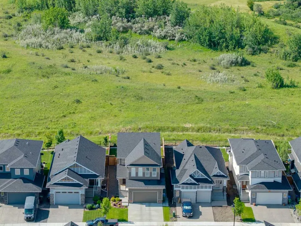 64 Crestbrook View SW