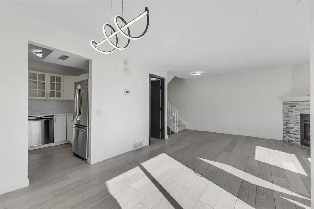 200 Shawnessy Drive SW, #14
