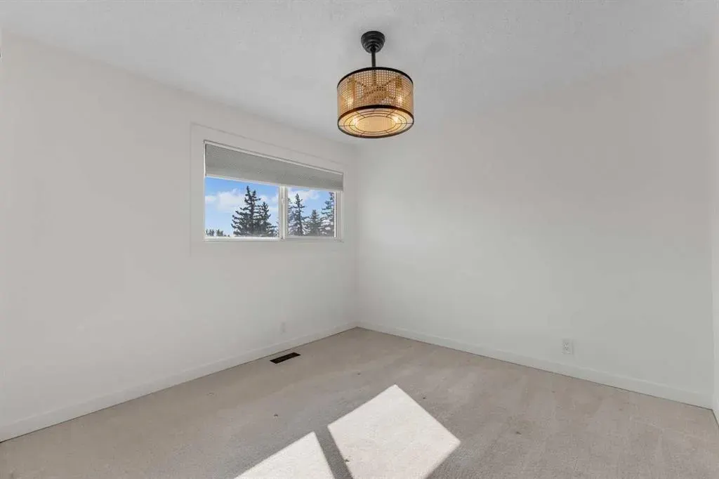 200 Shawnessy Drive SW, #14
