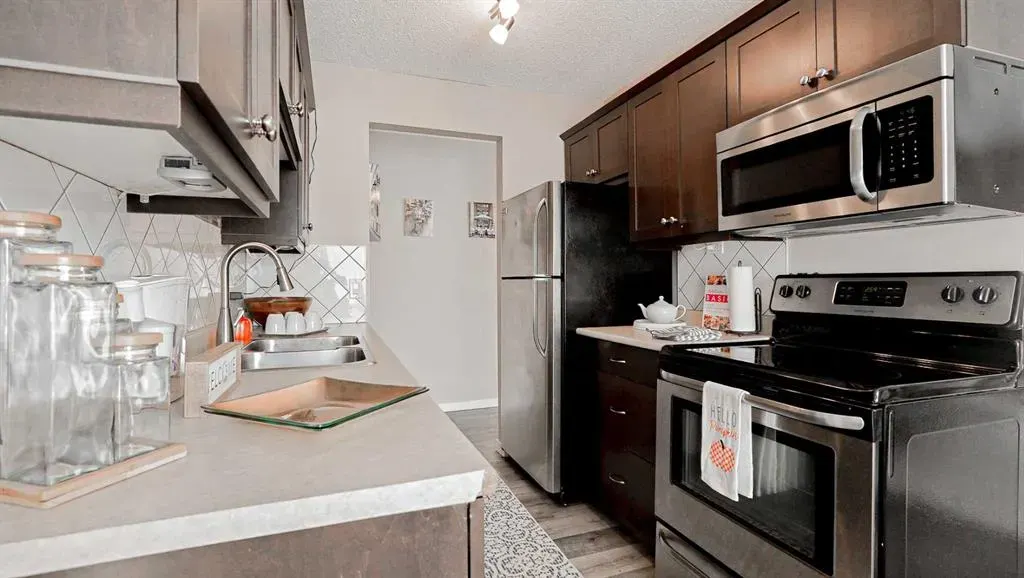 2987 Dunmore Road SE, #201