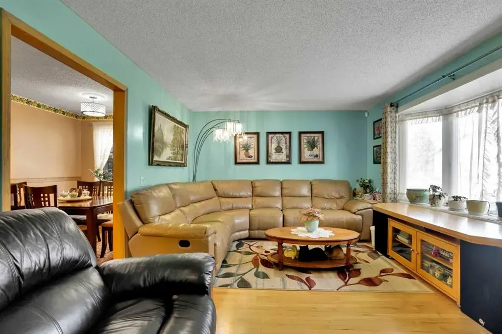 13 Falworth Way NE