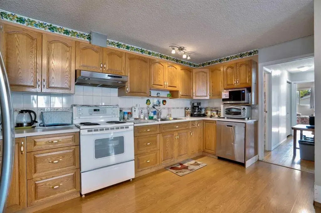 13 Falworth Way NE