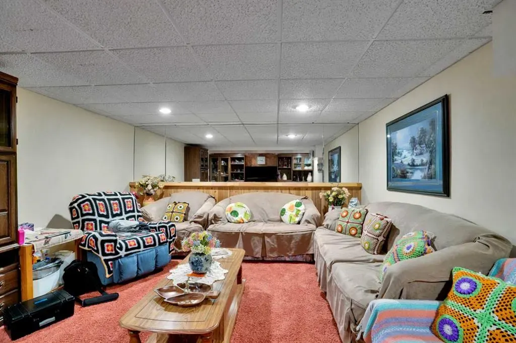 13 Falworth Way NE