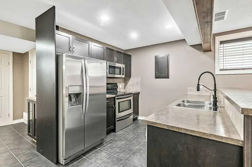 1957 High Country Drive NW