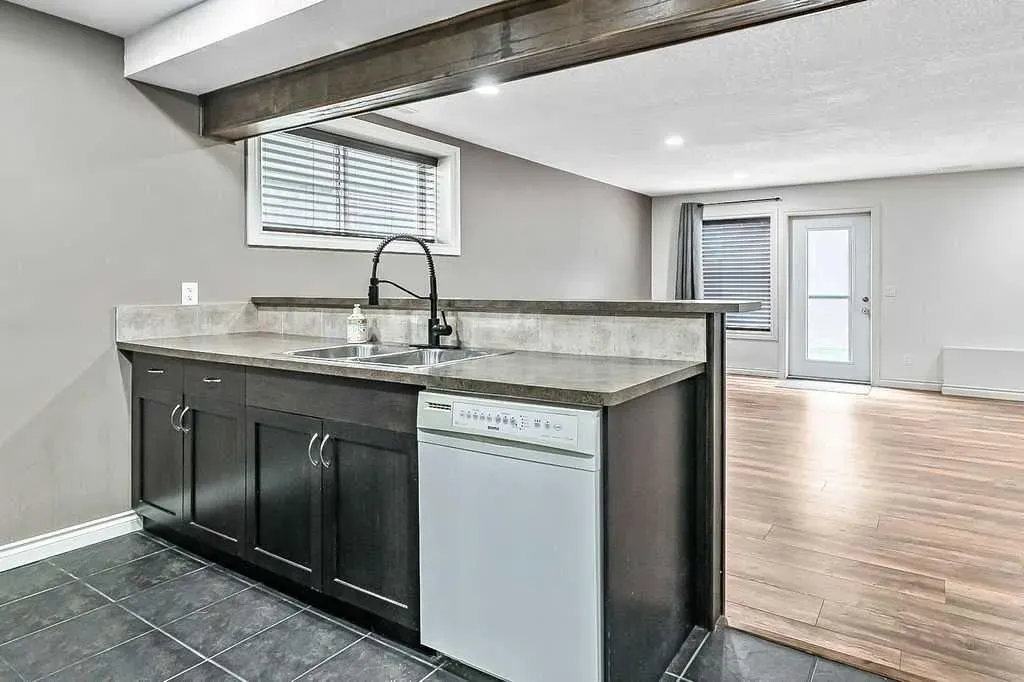 1957 High Country Drive NW