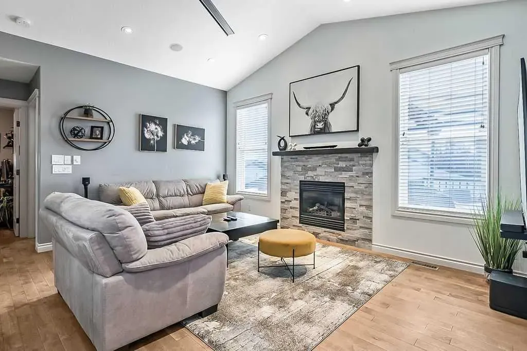 1957 High Country Drive NW