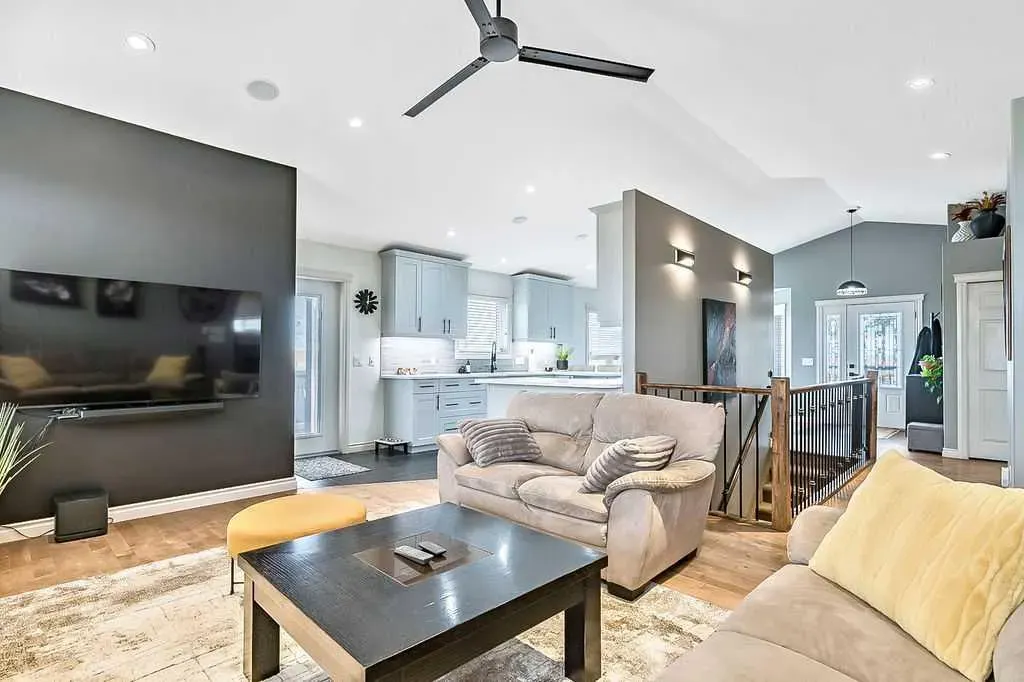 1957 High Country Drive NW