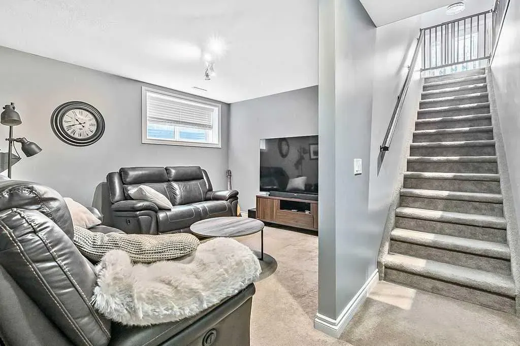1957 High Country Drive NW