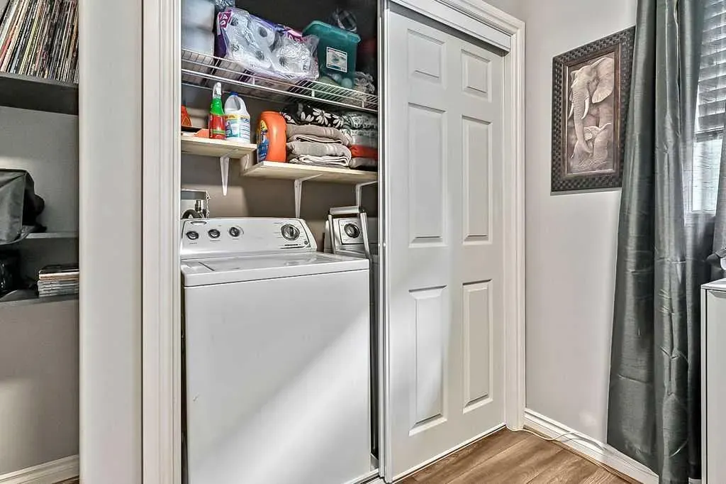 1957 High Country Drive NW