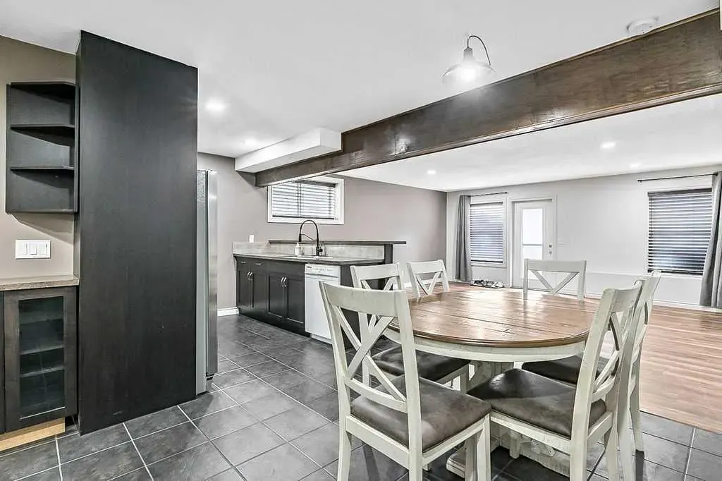 1957 High Country Drive NW