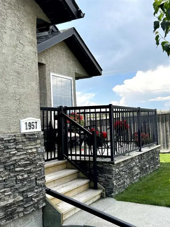 1957 High Country Drive NW