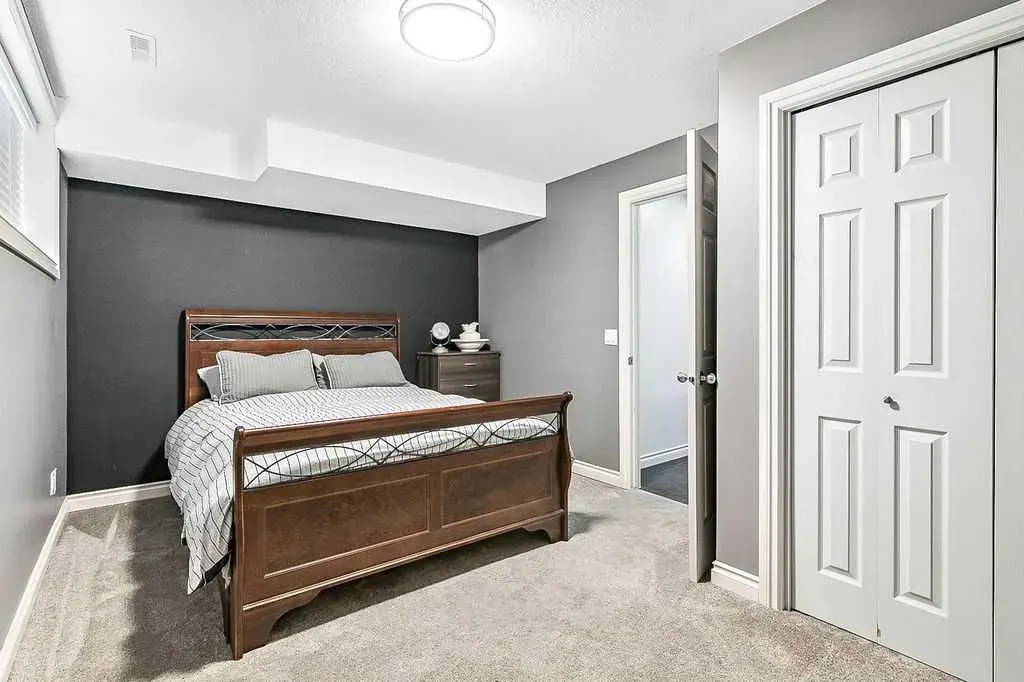 1957 High Country Drive NW