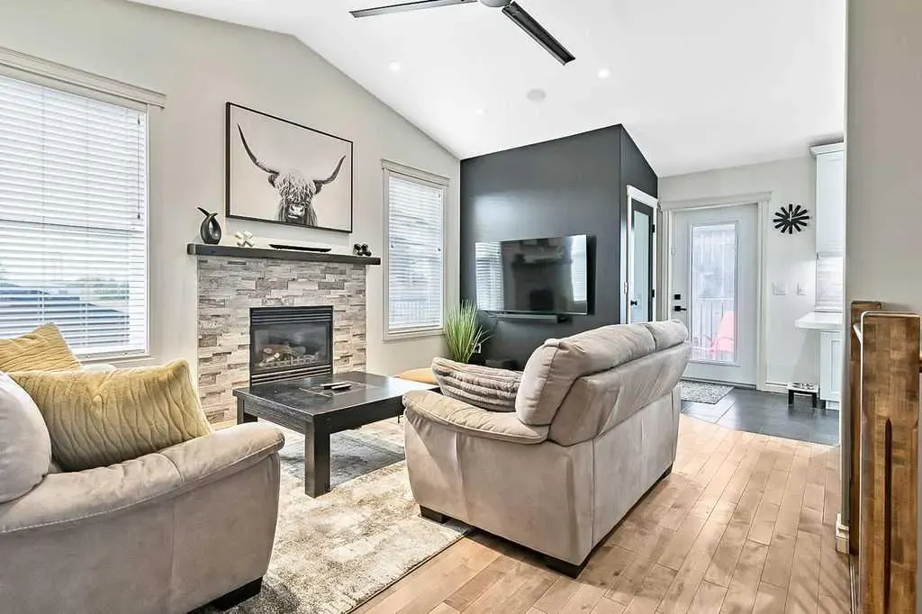 1957 High Country Drive NW