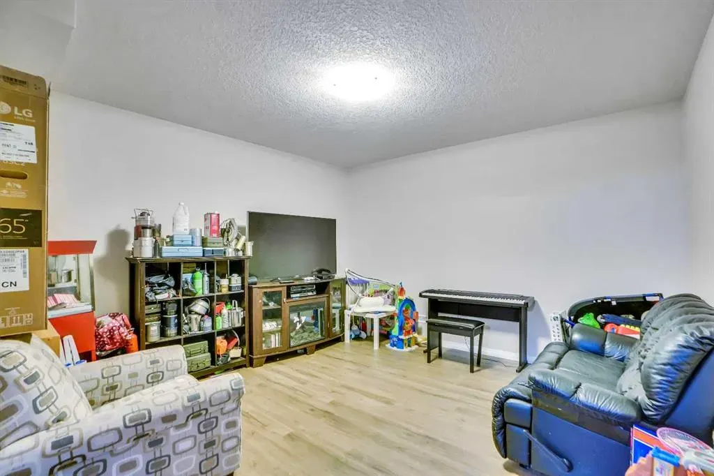 19 Hillcrest Link SW