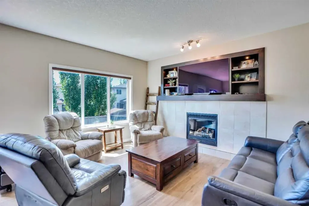19 Hillcrest Link SW