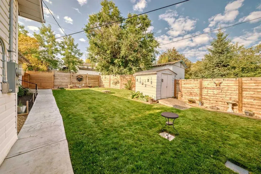 5001 44 Ave