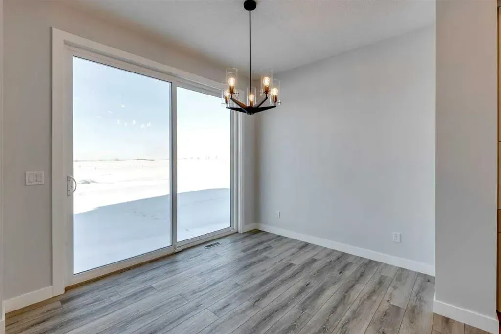 180 Sora Terrace SE