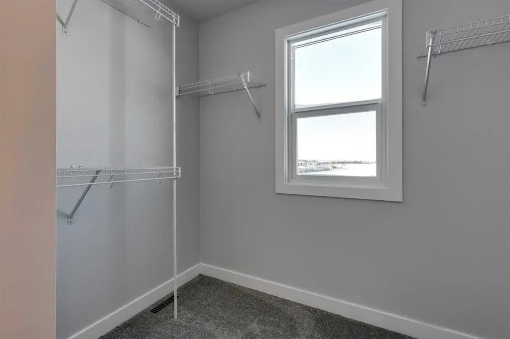 180 Sora Terrace SE