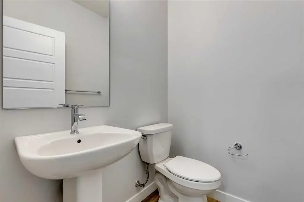 180 Sora Terrace SE