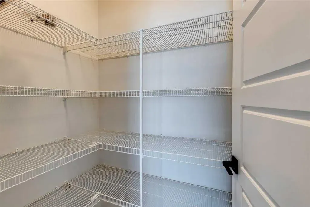 180 Sora Terrace SE