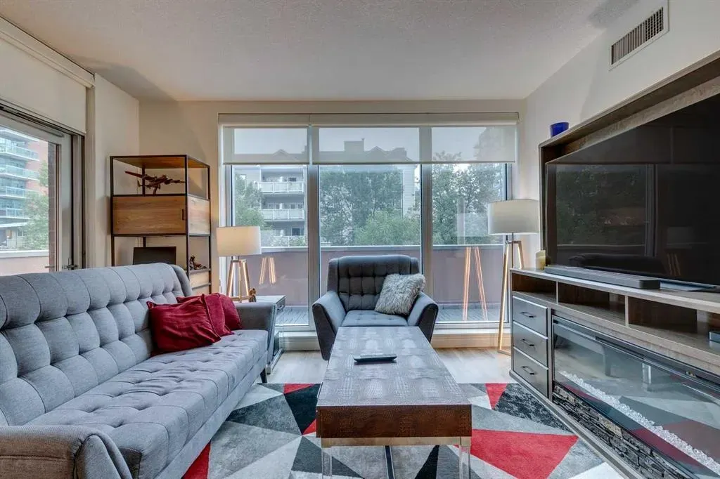 817 15 Avenue SW, #207