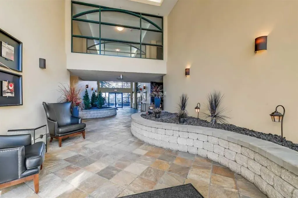 60 24 Avenue SW, #210