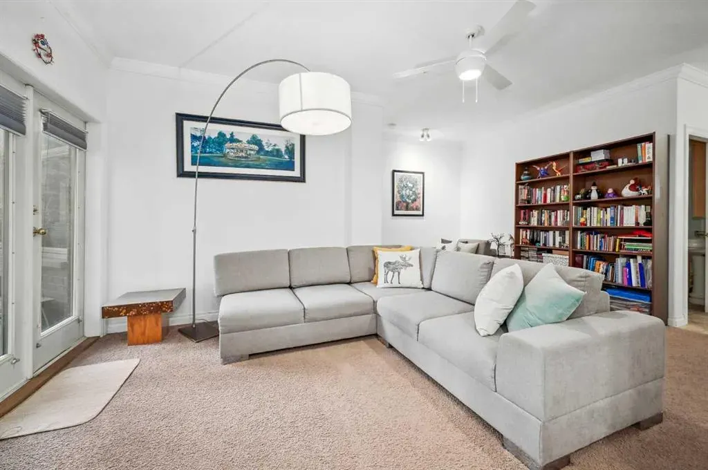 60 24 Avenue SW, #210