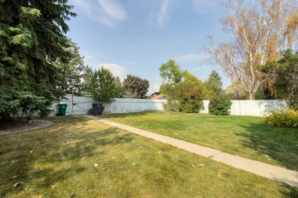 1708 Lakeside Road S
