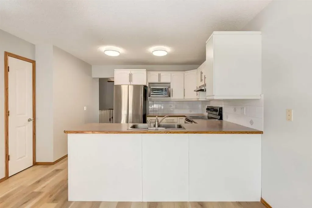 44 Citadel Manor NW