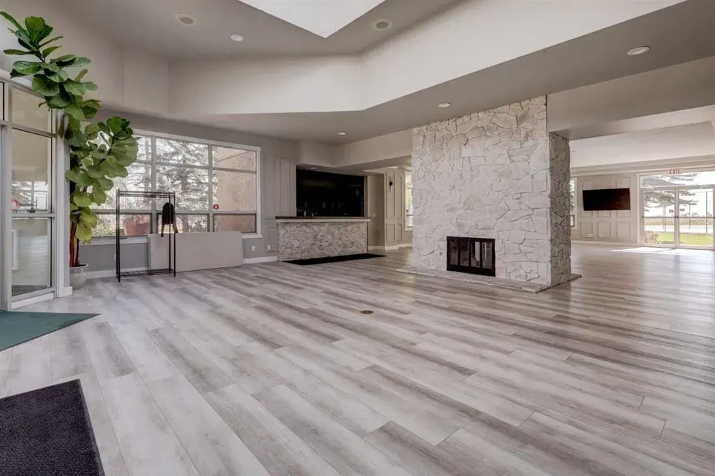 226 Village Terrace SW, #8