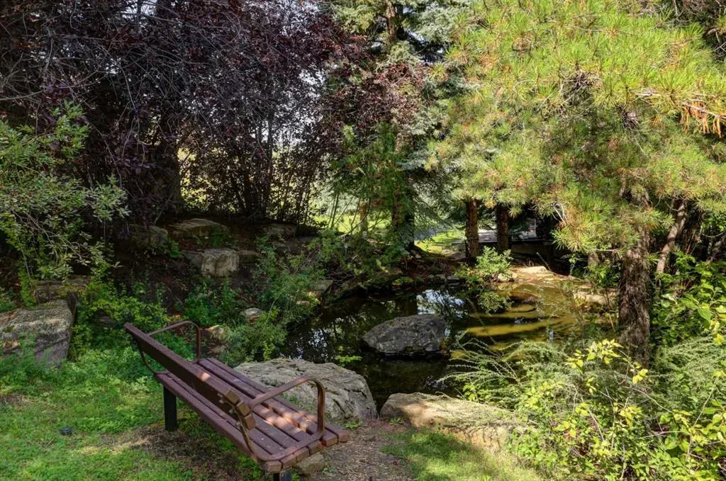 226 Village Terrace SW, #8