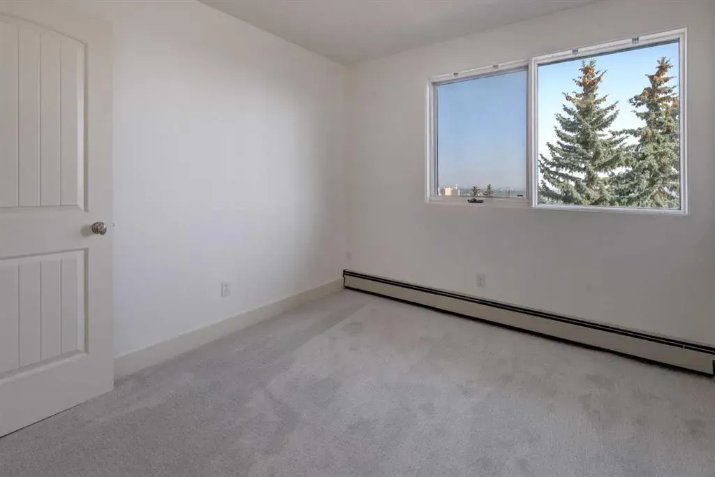 226 Village Terrace SW, #8